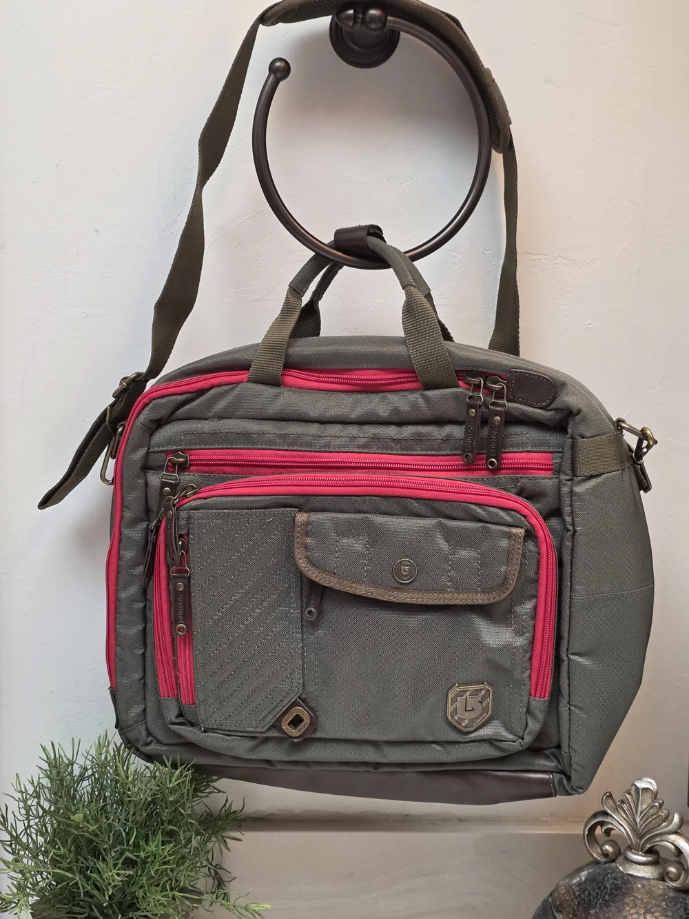 Vintage Burton Demand Messenger Laptop Evergreen Canvas Bag, Brass Logos, Y2k